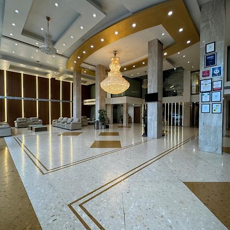 伊维尔格兰德帕丽斯酒店 拉杰果德 外观 照片