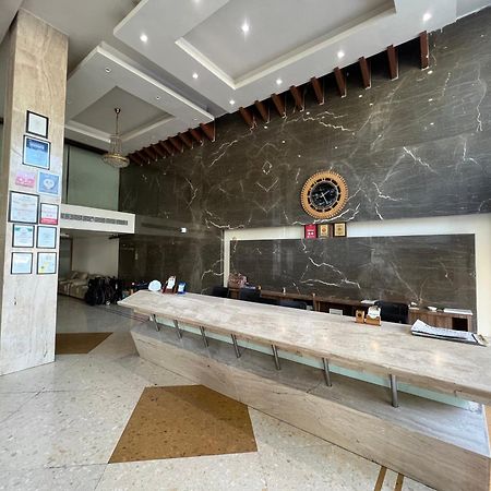 伊维尔格兰德帕丽斯酒店 拉杰果德 外观 照片