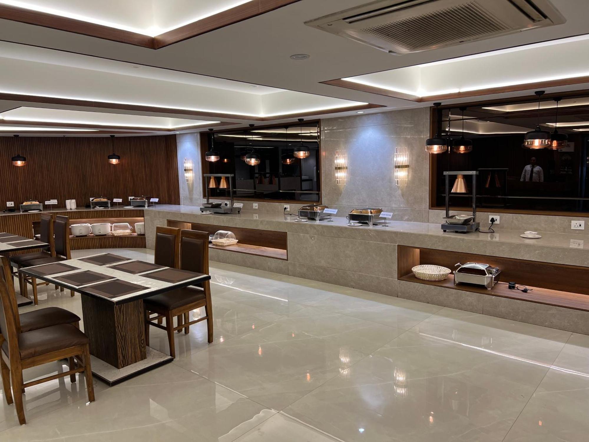 伊维尔格兰德帕丽斯酒店 拉杰果德 外观 照片